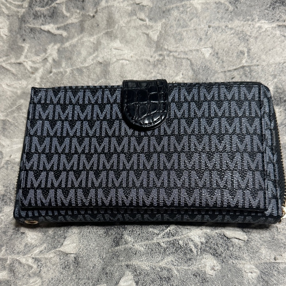 Stylish Black Patterned Clutch